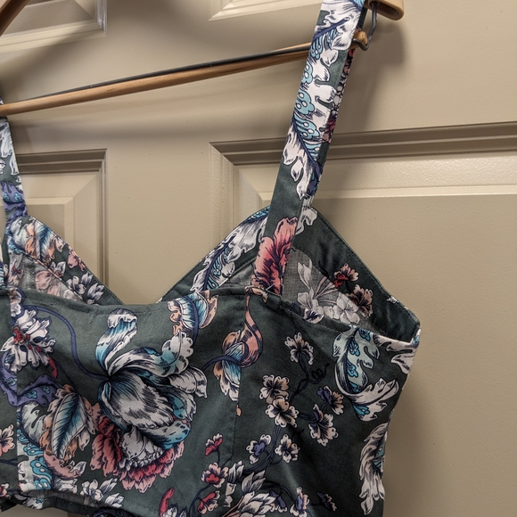 7th Avenue Design Studio NY & Co Floral Cropped Halter Top - Size Large - Picture 14 of 14